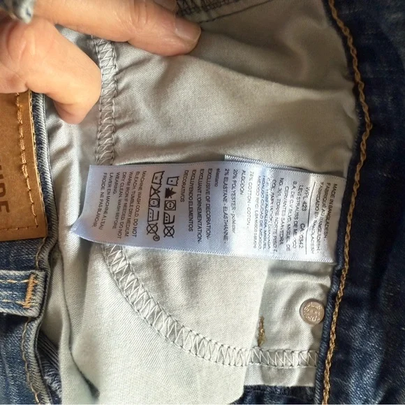 Signature by Levi Strauss & Co. Women's Mid Rise Boyfriend Sz 4 W27 NWT - Picture 9 of 11